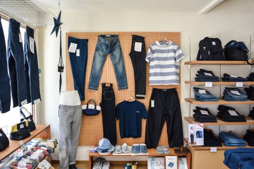 Shopping à Kojima Jeans Street, berceau du denim japonais, Okayama, Japon