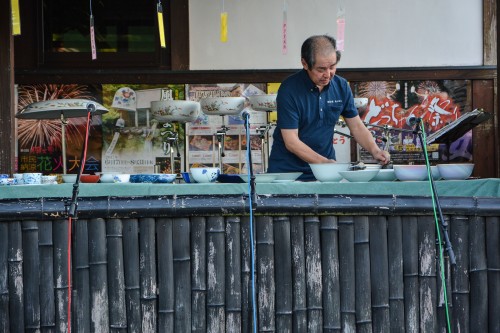 Le village de potiers d'Okawachiyama tout près d'Imari avec son festival et ces concerts