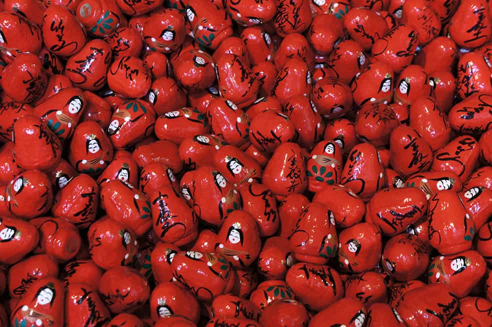 d'adorables daruma japonais