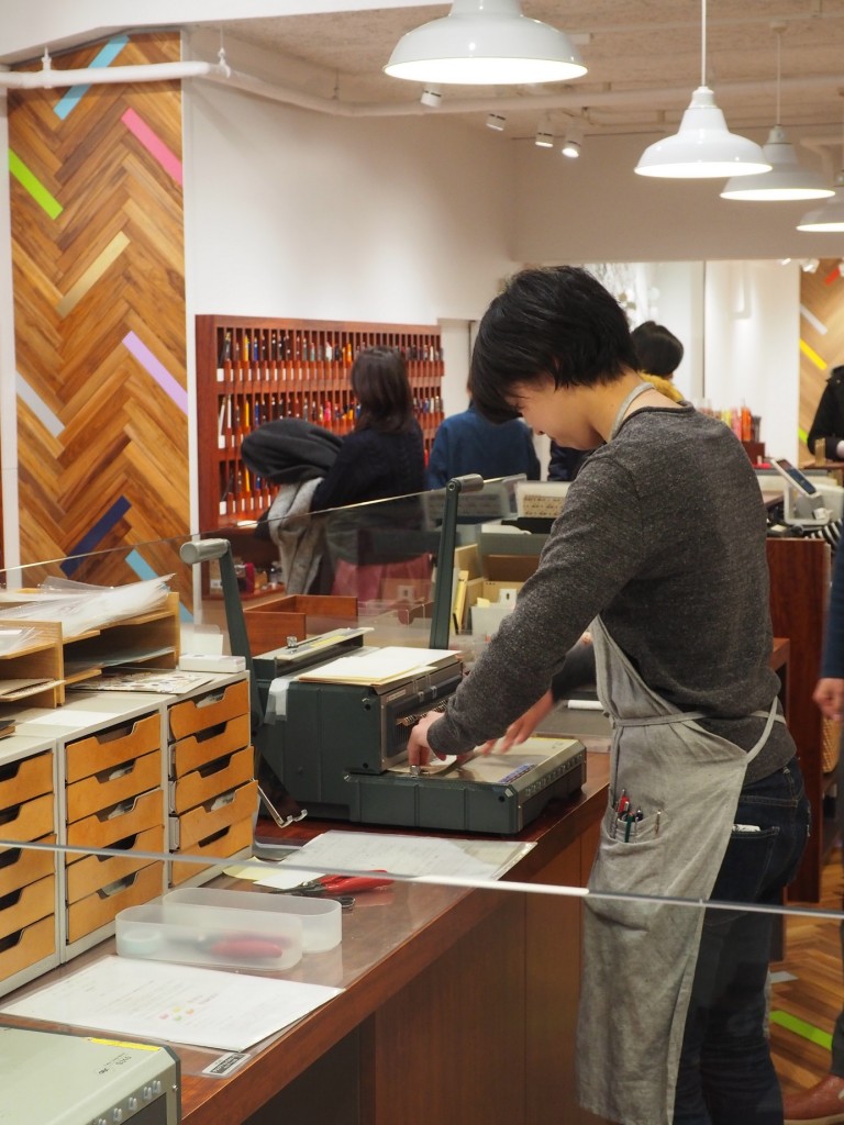 reliures faites maison dans cette papeterie japonaise