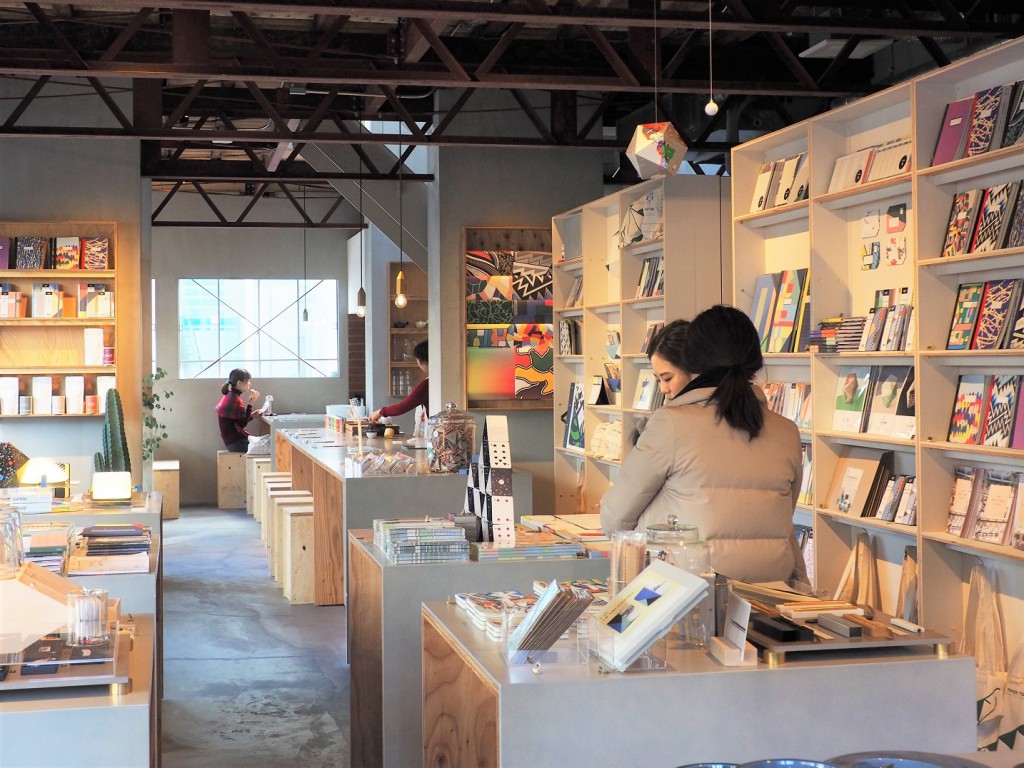 l'intérieur de la papeterie papier tigre à Tokyo