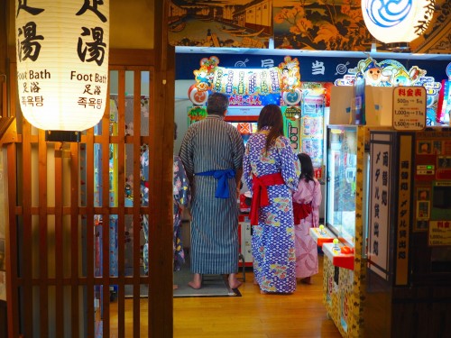 Tokyo la nuit, Kabuki, Roppongi, Shinjuku, Sortie, Concert, Oedo Onsen Monogatari