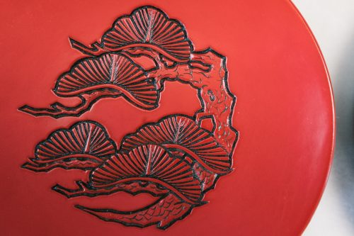 S’essayer au Kibori Tsuishu, l’art de la laque japonaise à Murakami