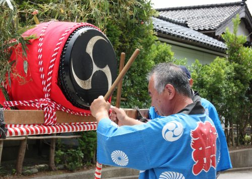 Percussioniste au festival de Ondeko sur l'île de Sado, Préfecture de Niigata, Japon