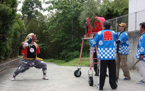 Danse des démons au festival de Ondeko sur l'île de Sado, Préfecture de Niigata, Japon