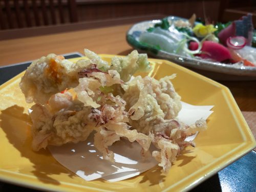 Tempura de calamar luciole, spécialité de Toyama dans la région d'Hokuriku, Japon