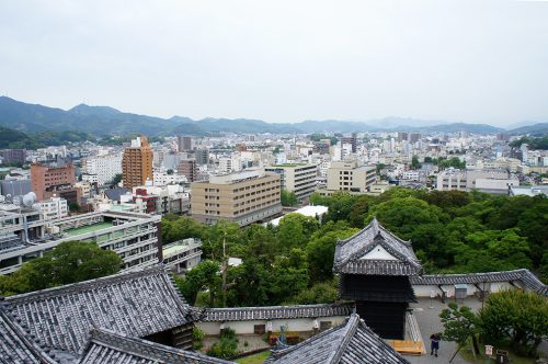 La vue depuis le château de la ville de Kochi, sur l'île de Shikoku, Japon