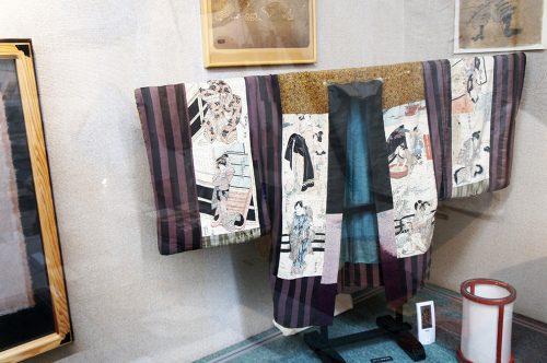 Veste recouverte d'estampe au Musée du Papier Tosa Washi dans la Préfecture de Kochi, Japon