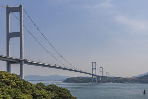 L'un des ponts de la Shimanami Kaido, dans la région de Setouchi au Japon