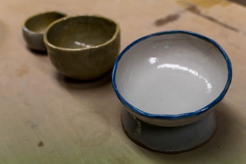Créations présentées à l'atelier de poterie Hokujigama à Koshimizu, Hokkaido, Japon
