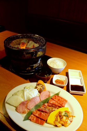 Boeuf de Bungo dans un barbecue coréen à Beppu, prefecture d'Oita, Japon
