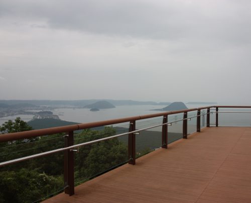 Vue sur la forêt de pins Niji no Matsubara depuis le Mt Kagami à Karatsu, préfecture de Saga, Kyushu, Japon