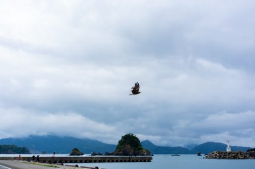 Au-dessus de la zone de pêche de Wakasa-Wada à Takahama, préfecture de Fukui, Japon