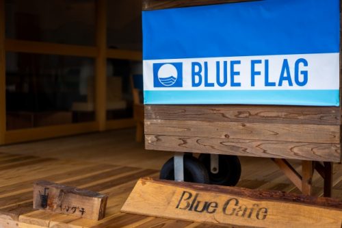 Blue Cafe à la plage de Takahama, Préfecture de Fukui, Japon