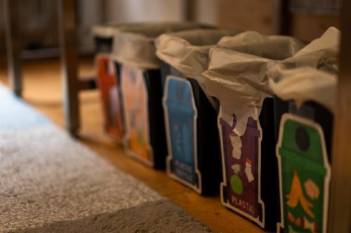 Tri sélectif à la chambre d'hôtes Kame House à Takahama, Préfecture de Fukui, Japon