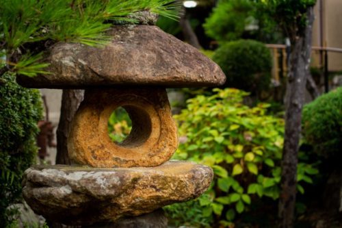 Jardin du Minshuku Warakuso à Takahama, Préfecture de Fukui, Japon