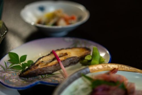 Dîner au Minshuku Warakuso à Takahama, Préfecture de Fukui, Japon