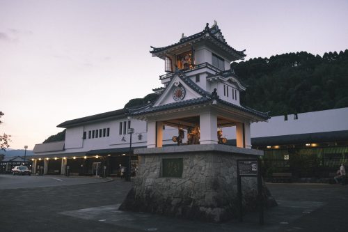 Gare d'Hitoyoshi, préfecture de Kumamoto, Kyushu, Japon