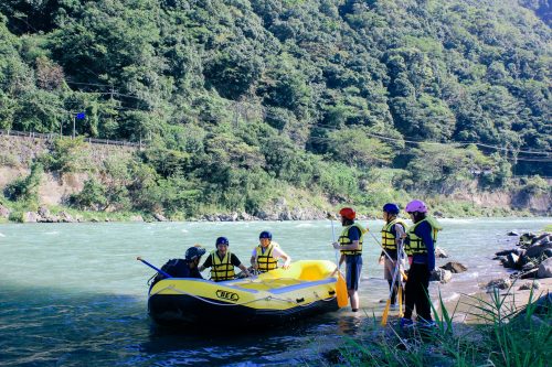 Rafting sur le fleuve Kuma, dans la préfecture de Kumamoto, Kyushu, Japon