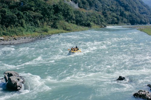Rafting sur le fleuve Kuma, dans la préfecture de Kumamoto, Kyushu, Japon