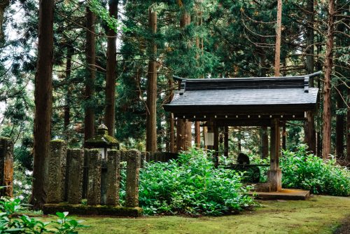 Satosha Honden, village de Kosuge, près d'Iiyama, préfecture de Nagano, Japon