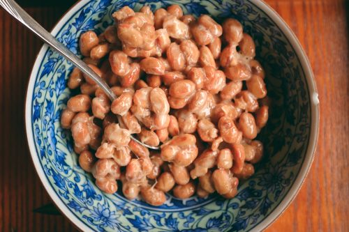 Mochi au natto, spécialité de Ogi, dans la préfecture de Shiga, tout près de Kyoto, Japon