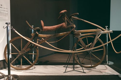 Premier modèle de vélo exposé au Musée du vélo de Sakai, Osaka, région de Kinki, Japon
