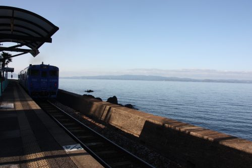 La baie d'Omura vue depuis le train Sea Side Liner, préfecture de Nagasaki