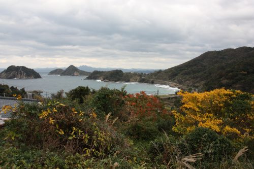 Vue sur la mer depuis les hauteurs de Ootou, Minamisatsuma, Kagoshima, Japon