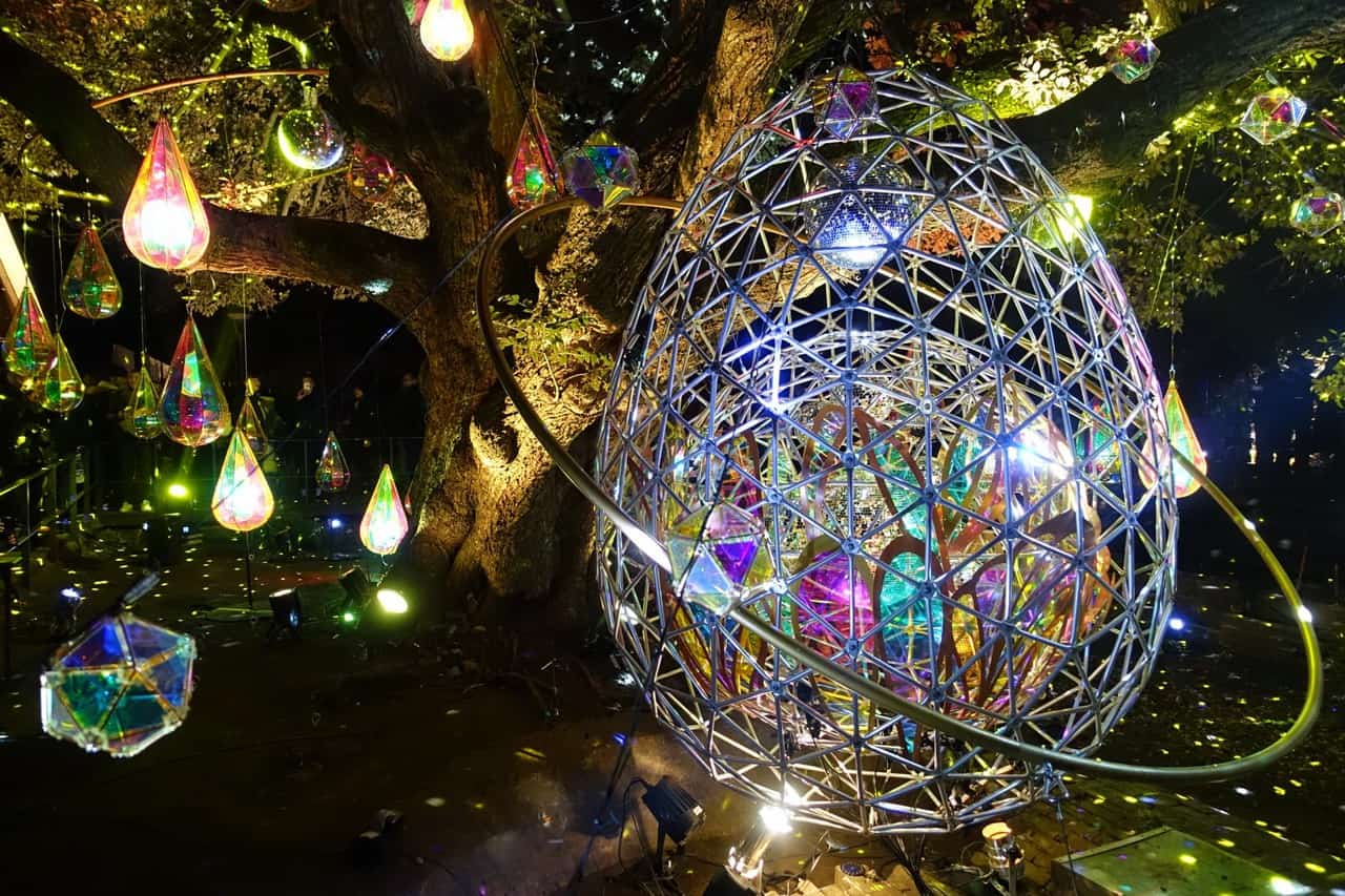 Illuminations dans le jardin Samuel Cocking sur l'île d'Enoshima, Fujisawa, préfecture de Kanagawa, pendant le festival hivernal d'illuminations 