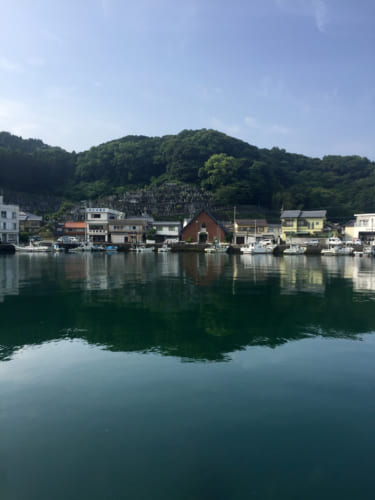 Vue sur le port de Kamae