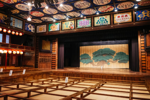Un théâtre et un spectacle pour préserver le passé à Yamaga, Kumamoto