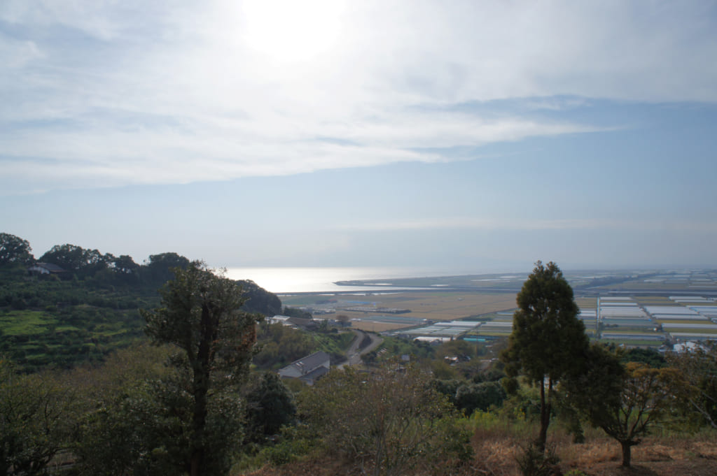 Vue sur la mer d'Ariake depuis le Kusamakura onsen Tensui, à Kumamoto