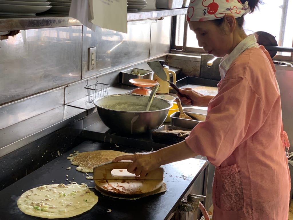 Cuisinières de Gyoda préparant des furai