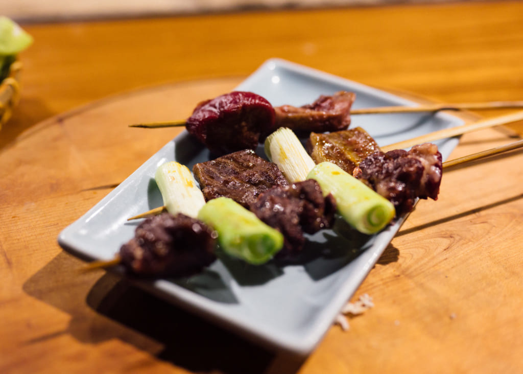 Brochettes au Zenzo Ryokan à Waita Onsen Kumamoto