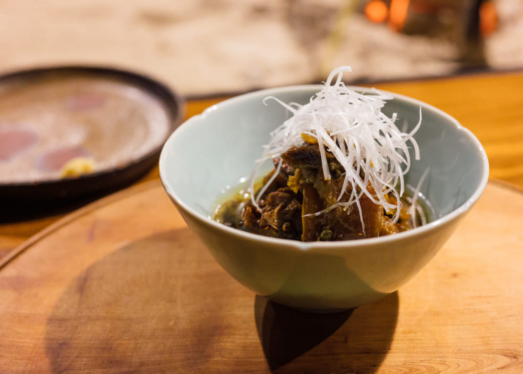 Plat de viande au Zenzo Ryokan à Waita Onsen Kumamoto