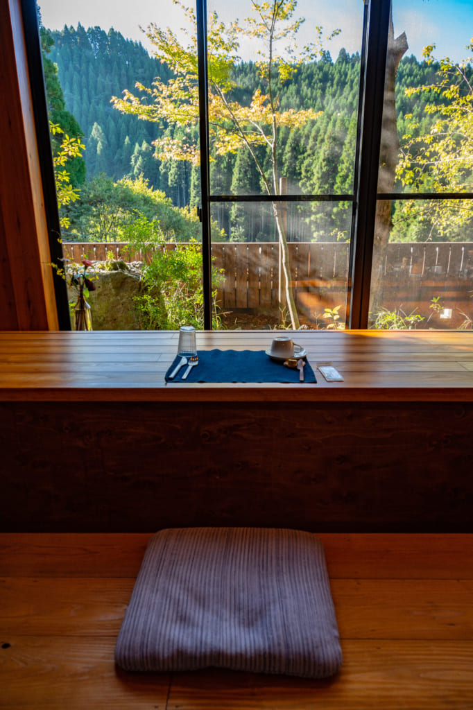 Table du petit déjeuner au Zenzo Ryokan à Waita Onsen Kumamoto