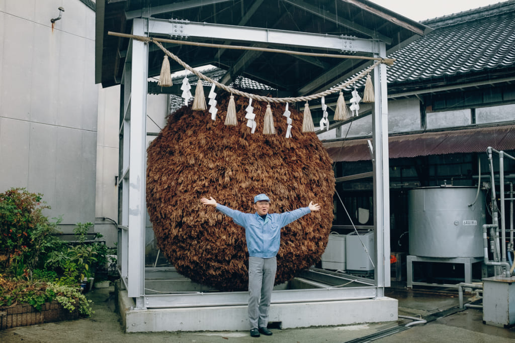 Le plus grand sugidama du Japon à la brasserie Kitaya, à Yame