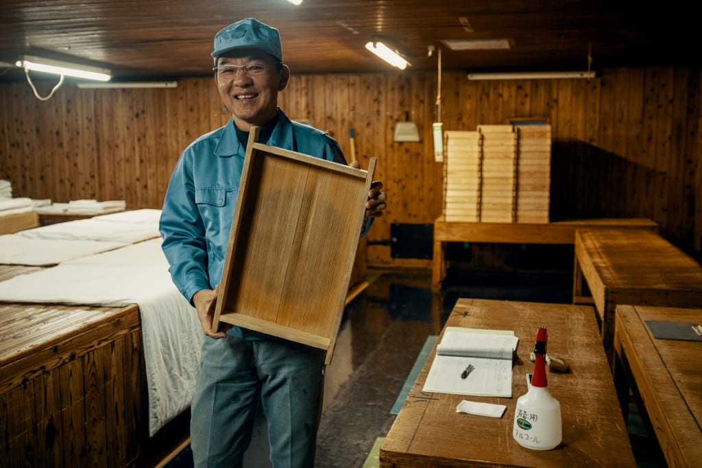 Kinoshita-san nous expliquant les méthodes de production traditionnelle de sa brasserie de saké