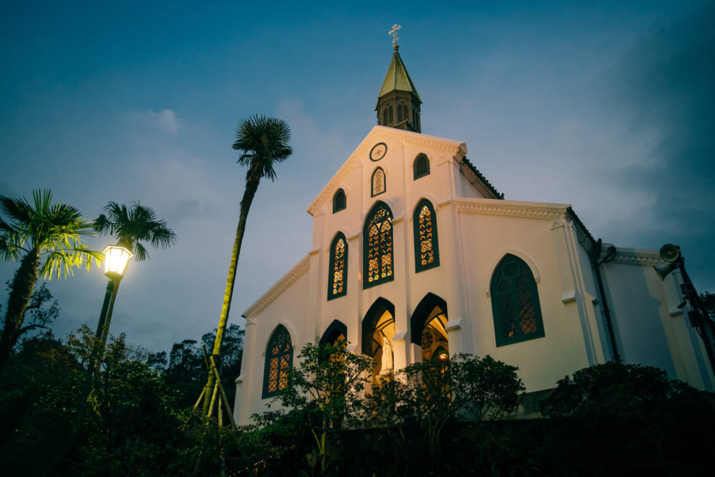 L'église d'Oura de Nagasaki durant la nuit