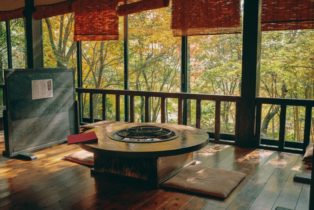 Une table du restaurant Yamanotera Yukyo dans la préfecture de Nagasaki