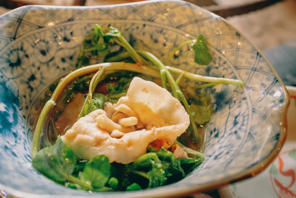 Une portion de cette soupe au cresson et au porc