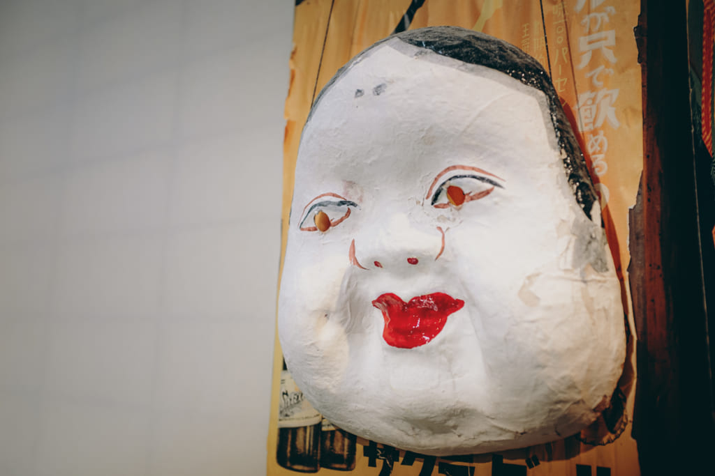 masque artisanal au Hakamachi Furusatokan à Fukuoka
