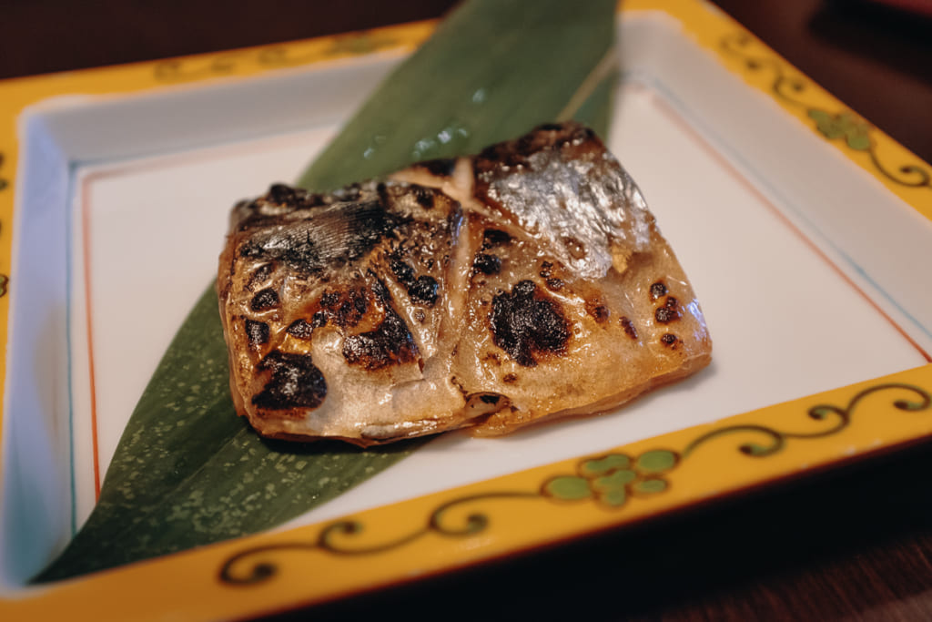 poisson grillé du petit déjeuner du ryokan nishi-tei
