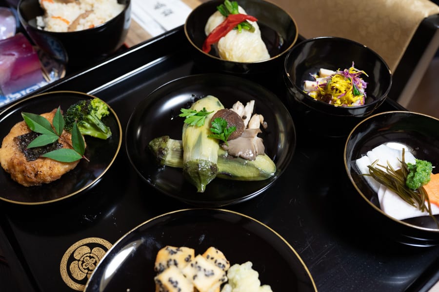 Les plats de la shojin ryori servis au temple Fusai-ji dans la ville de Murakami