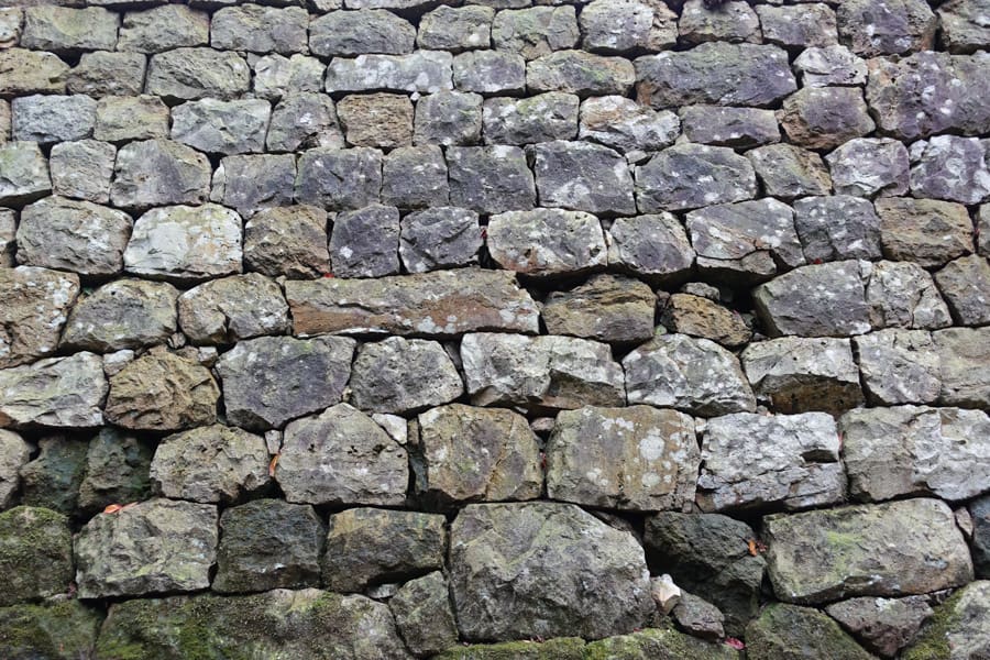 Mur de pierre du château de Murakami