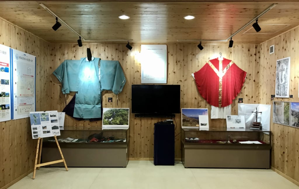 Vêtements utilisés dans les anciens rites de l'île abandonnée