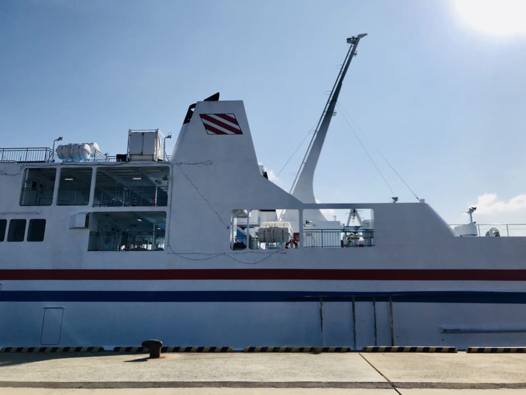 bateau me conduisant vers l'ile ojika