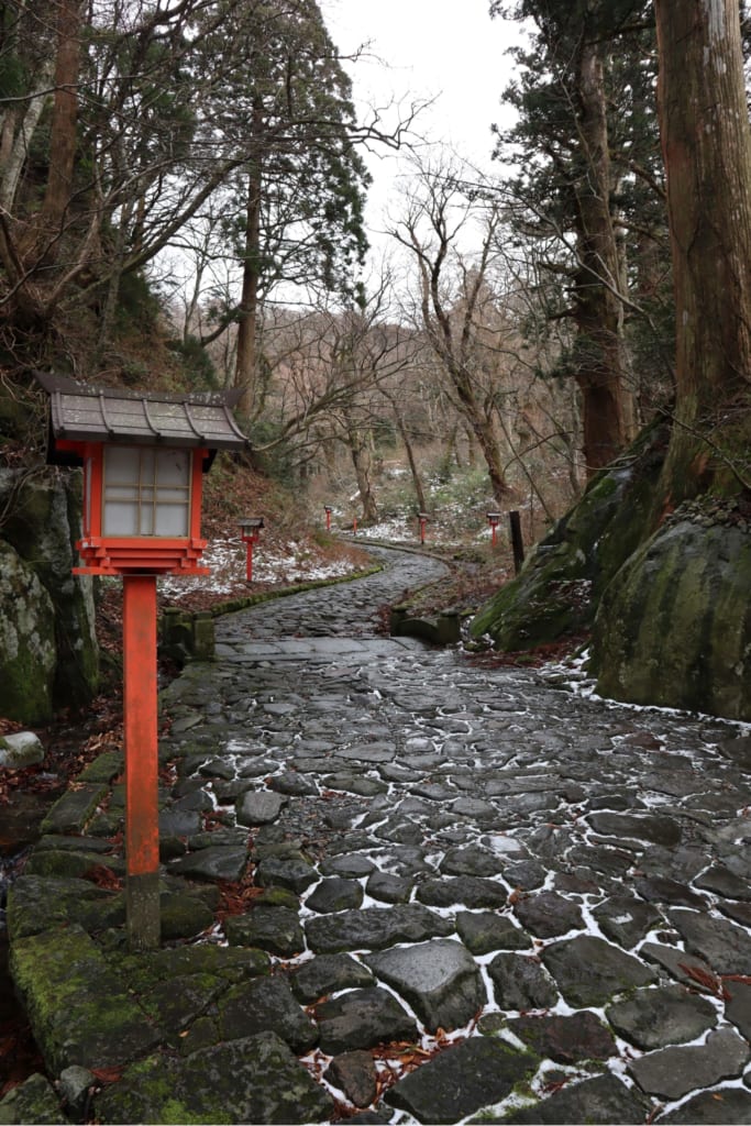 sentier menant au sanctuaire Ogayama