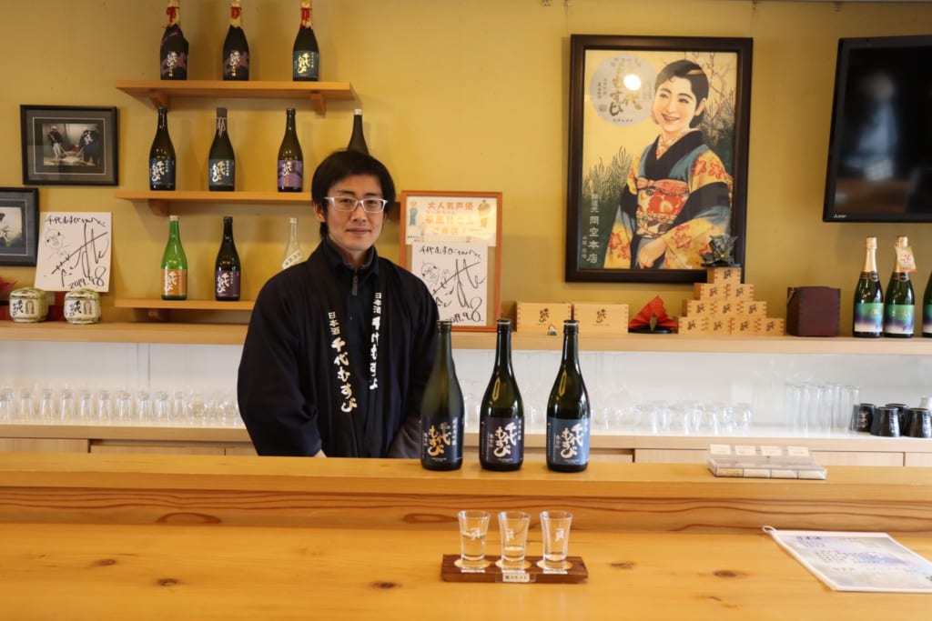 dégustation de saké dans la brasserie chiyo musubi